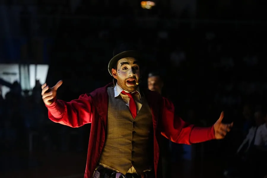 Público e artistas no FEMAC 2026